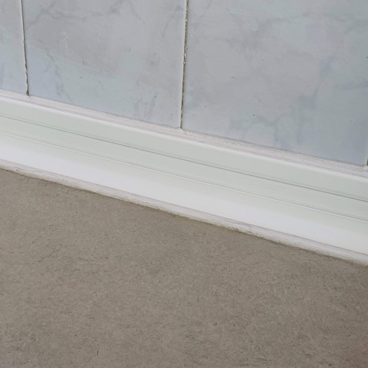 Rodapié 90mm en PVC Rodapié 90mm en PVC