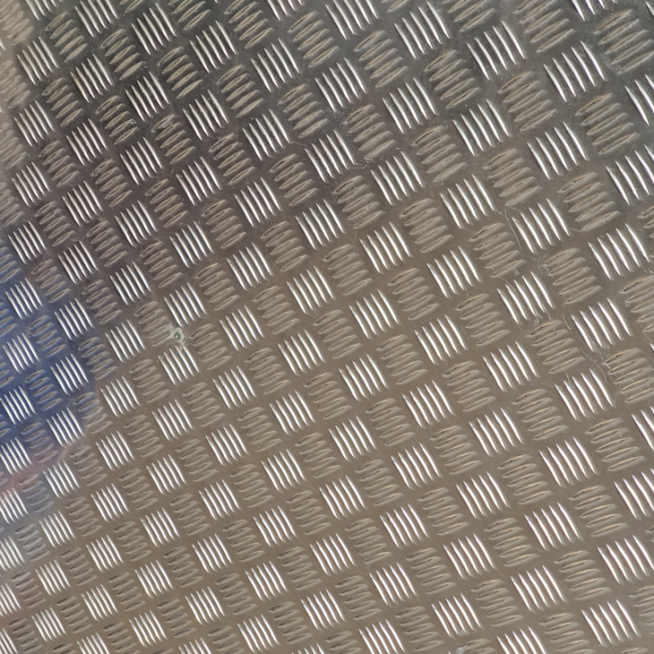 Chapa de Aluminio Estriada 2000 x 1000 x 3mm Chapa de Aluminio Estriada 2000 x 1000 x 3mm