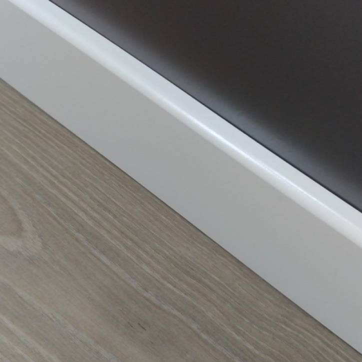 Rodapié 70 x 14 x 3000mm. en PVC